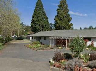 335 Shafer Ln #A, Jacksonville, OR 97530