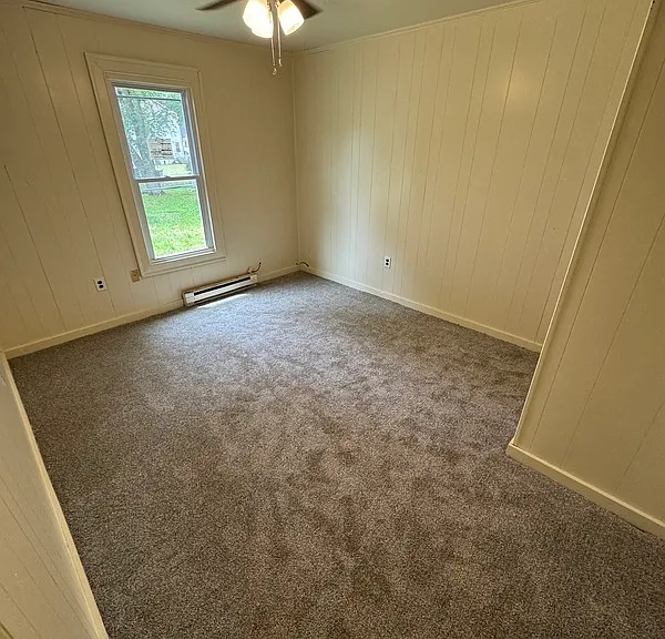 2121 Hazelwood Ave — Photo 4