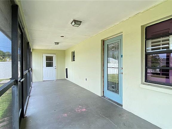 3rd image of 814 109th AVE N