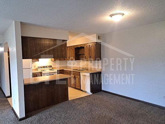 3rd image of 122 Brentwood St APT 10