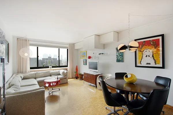 Sold by Corcoran | media 21