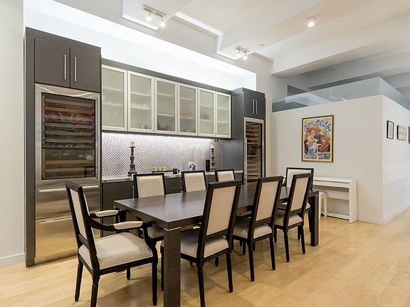 3rd image of 15 Broad St APT 814