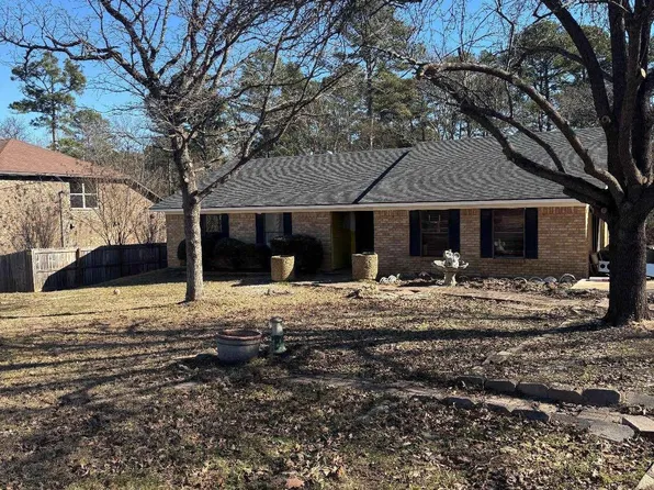 342 Carriage Ln, Gladewater, TX 75647