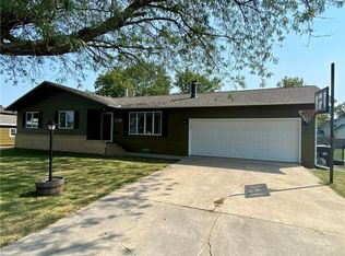 715 S 8th Ave, Winterset, IA 50273