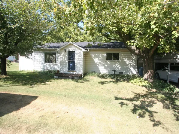 318 E North St, Enfield, IL 62835