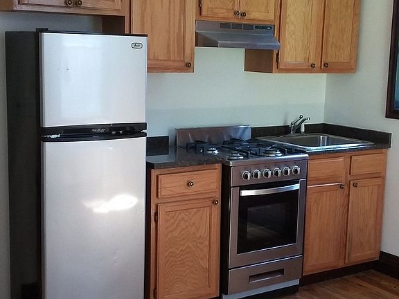 3rd image of 106 Norfolk St APT 12