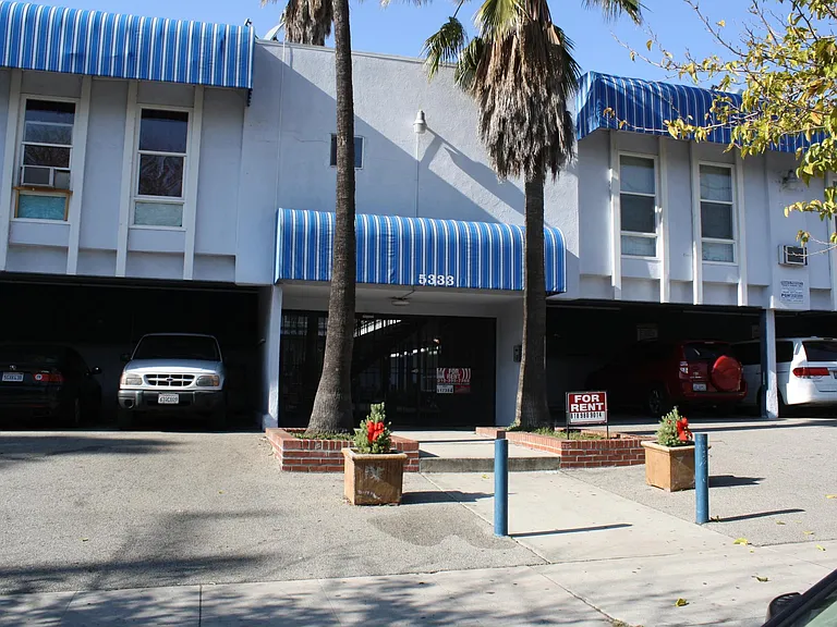 5333 Riverton Ave #13 — Photo 7