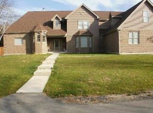 821 Willow Ave, Waukegan, IL 60085