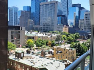 230 Simcoe St #724, Toronto, ON M5T 0G7