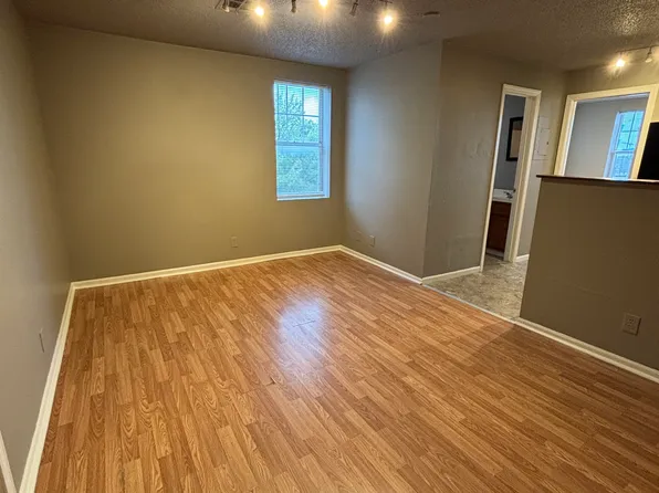 215 W Fairview St, Tulsa, OK