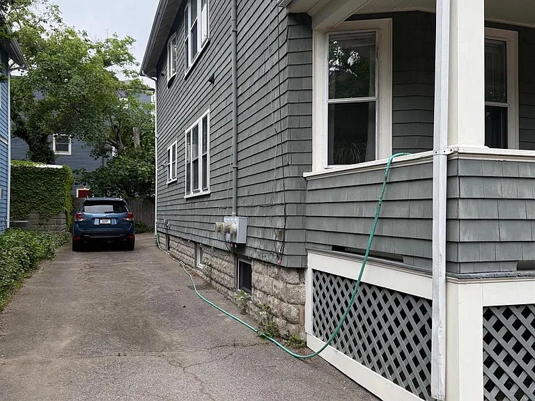 17 Milton St — Photo 2