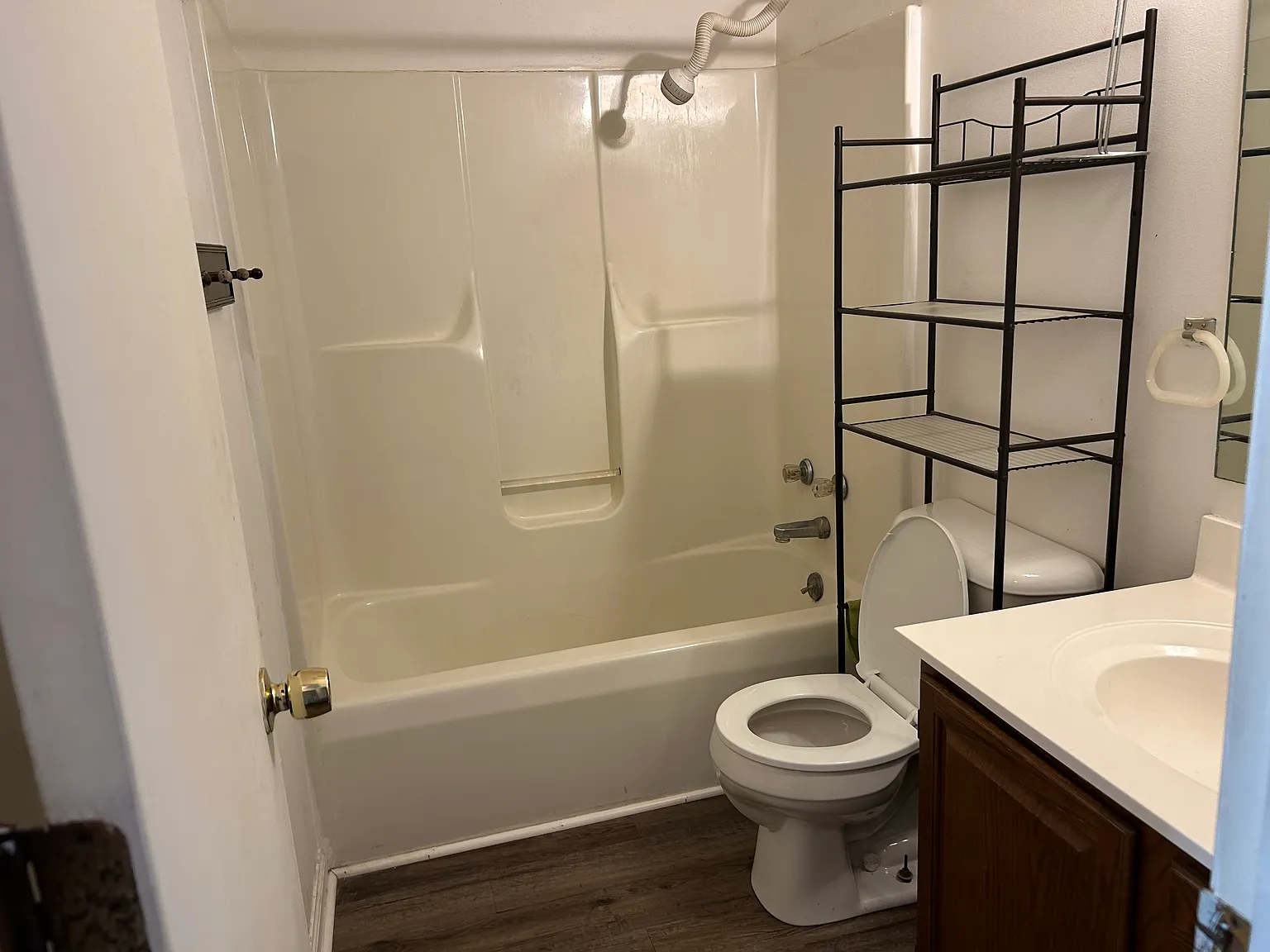 2 bed, 900 sqft, $1,150 — Photo 4