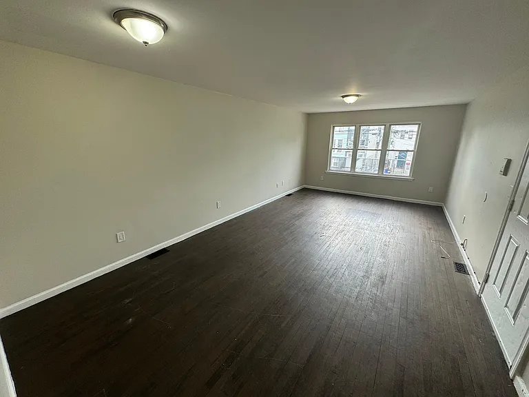 740 S 15th St #1F — Photo 6
