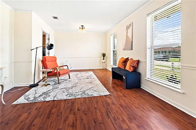 3 bed, 2.0 bath, 1688 sqft, $2,400 — Photo 4