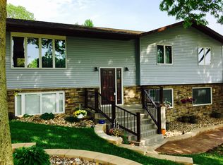 2656 Clearview Heights Rd, Fort Madison, IA 52627