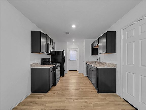 4th image of 1043 Brighton Orchards Ln #1043