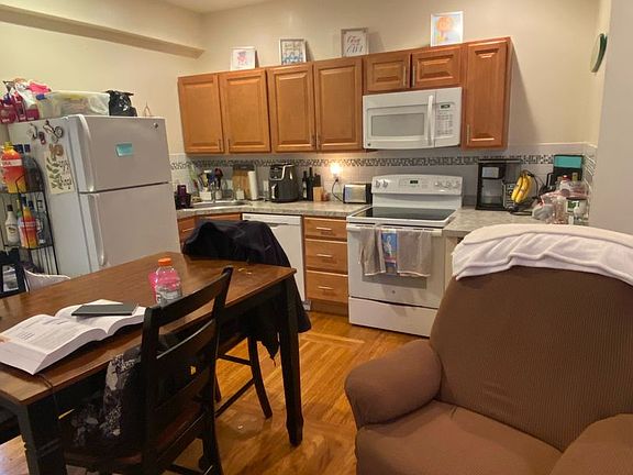5th image of 527 S 42nd St APT 2A