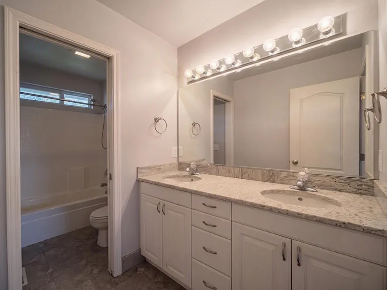 12633 W Roseglen Ct — Photo 20