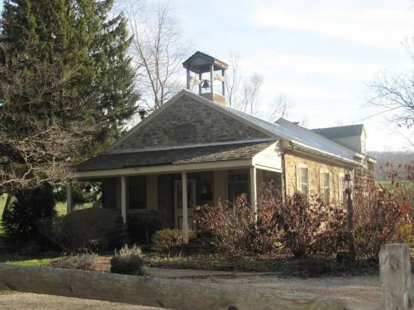 915 Nantmeal Rd, Elverson, PA 19520