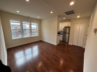 1742 W Touhy Ave APT 2s, Chicago, IL 60626