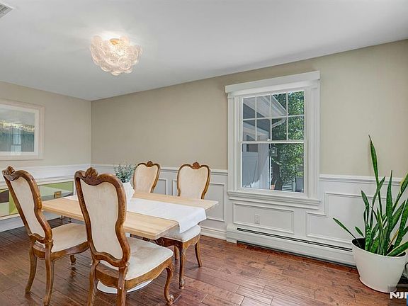 5th image of 601 Ackerman Ave