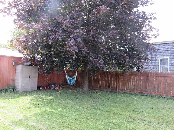 3rd image of 209 Morris St