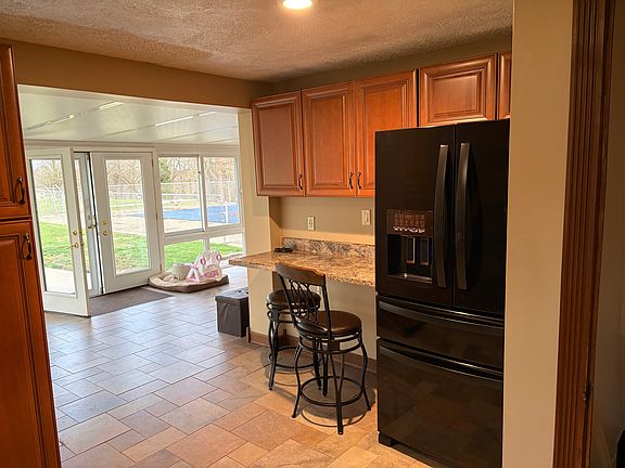 4th image of 2562 Nicholson Rd