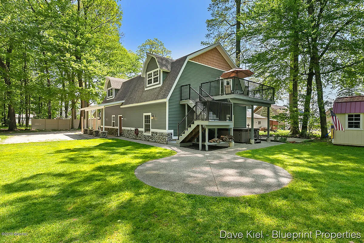 2004 Archwood Dr photo 1