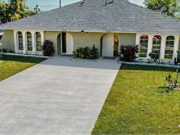 1252 SE 8th St #1, Cape Coral, FL 33990