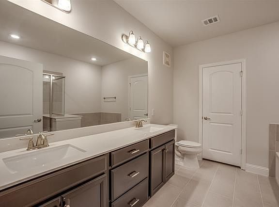 3rd image of 1735 Wittington Pl #3403