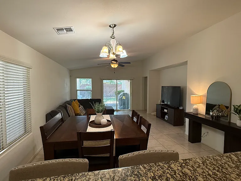 2233 E Stacey Rd — Photo 10