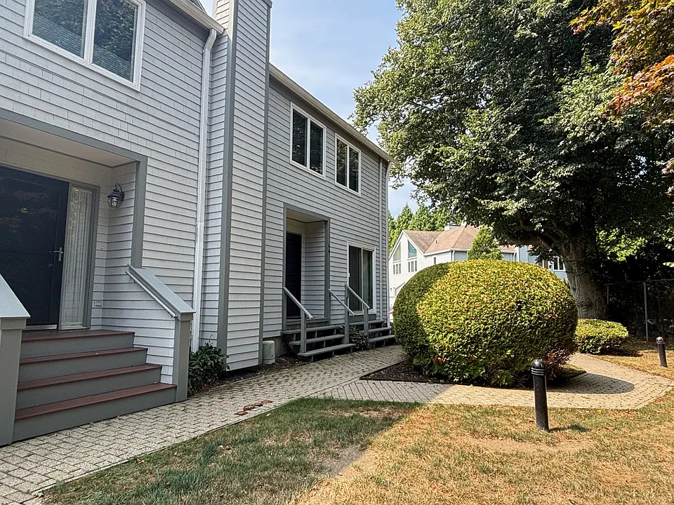 421 Bellevue Ave #4A