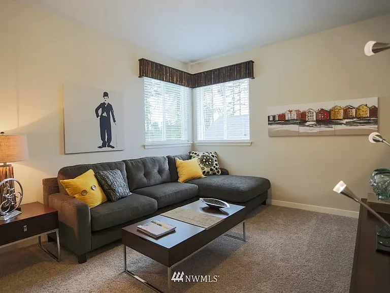 11533 Hudson Ln — Photo 9
