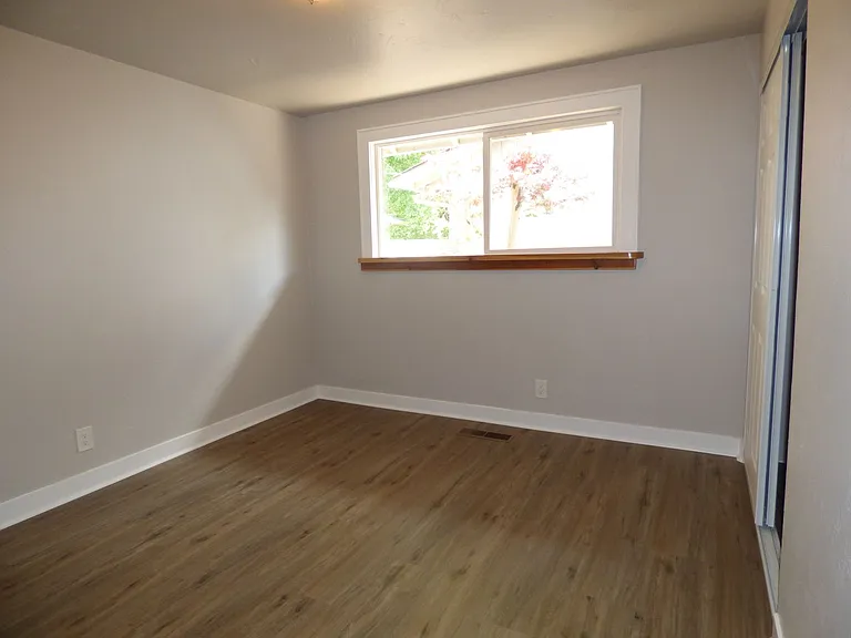 4655 Buffalo Ct SE — Photo 2