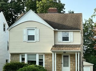 3582 Northcliffe Rd, University Heights, OH 44118