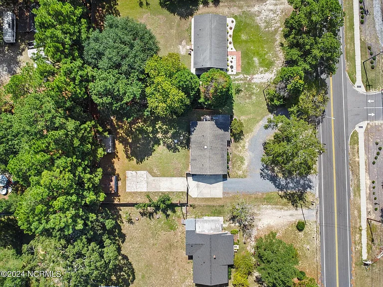 1708 N Poplar St — Photo 26