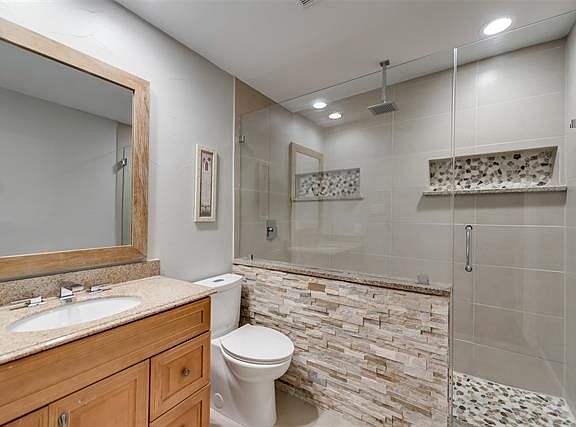 4th image of 529 Oxford Park