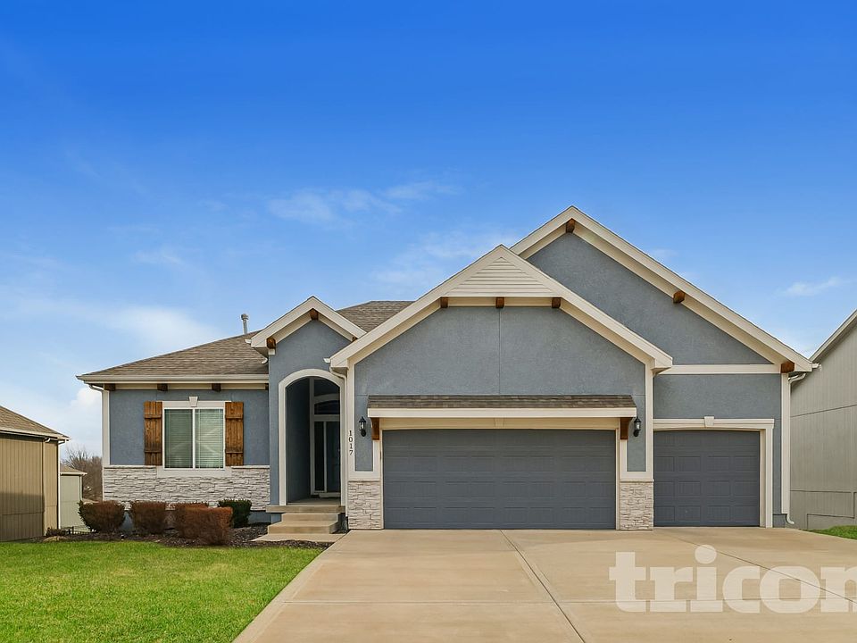 1st image of 1017 NE Copperwood Dr