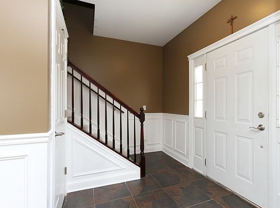 4th image of 6 N Berkshire Ln