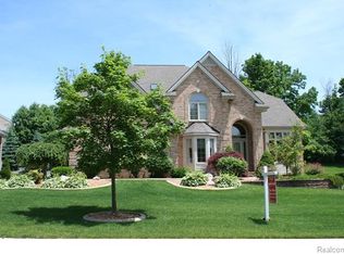 22184 Lujon Dr, Northville, MI