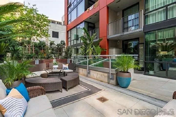 350 11th Ave #228 — Photo 3