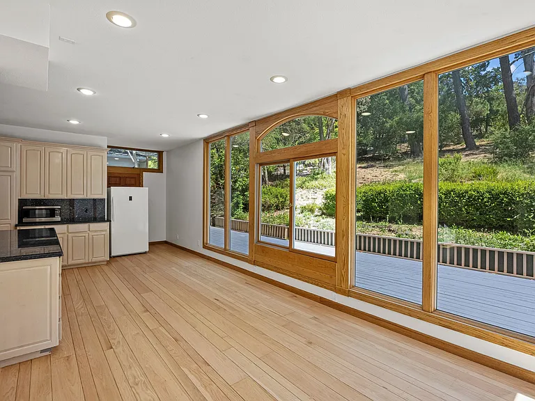 16 Rheem Blvd — Photo 8