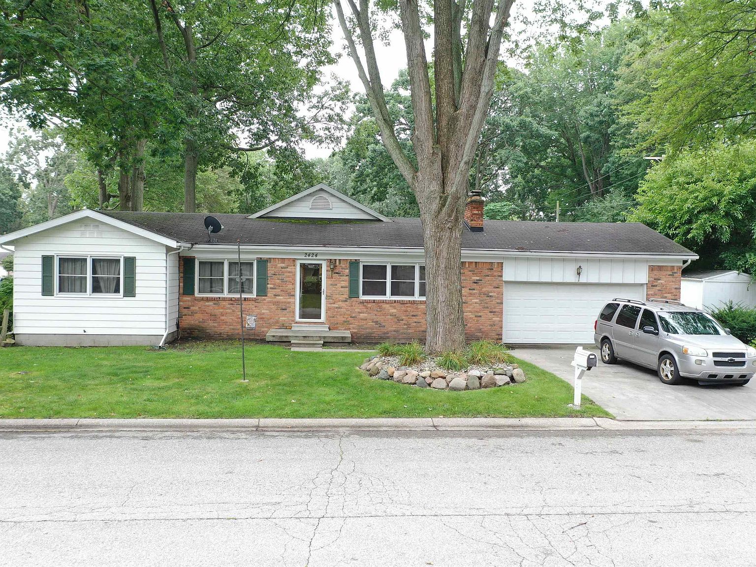 2424 Colonial Ln, Port Huron, MI 48060 MLS 50121565 Zillow