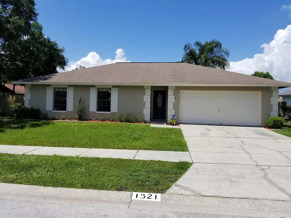 1521 Blueteal Dr