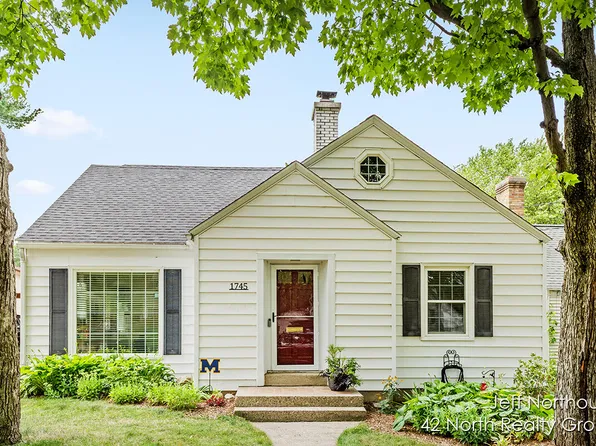 1745 Margaret Ave SE, Grand Rapids, MI 49507