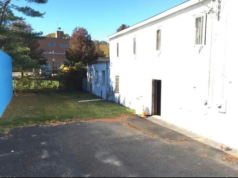 211 New York Ave #2 — Photo 12