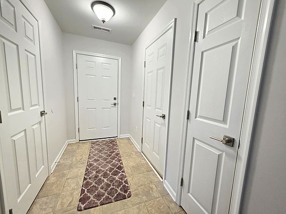 4th image of 102 Hunters Way