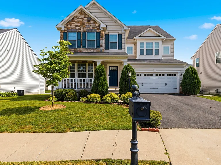 41874 Hayfield Orchard Way — Photo 1