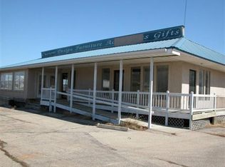 728 N Main St, Laurie, MO 65037