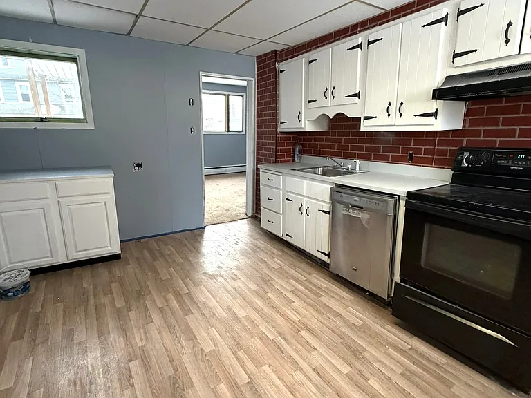 1721 Brick Ave — Photo 3